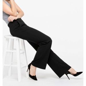 NWOT CREPE WIDE LEG TROUSER